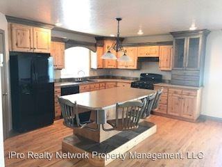 201 E 1600 N - Photo 2 of 36