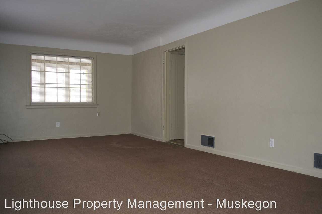 1608 Manz St - Photo 2 of 16