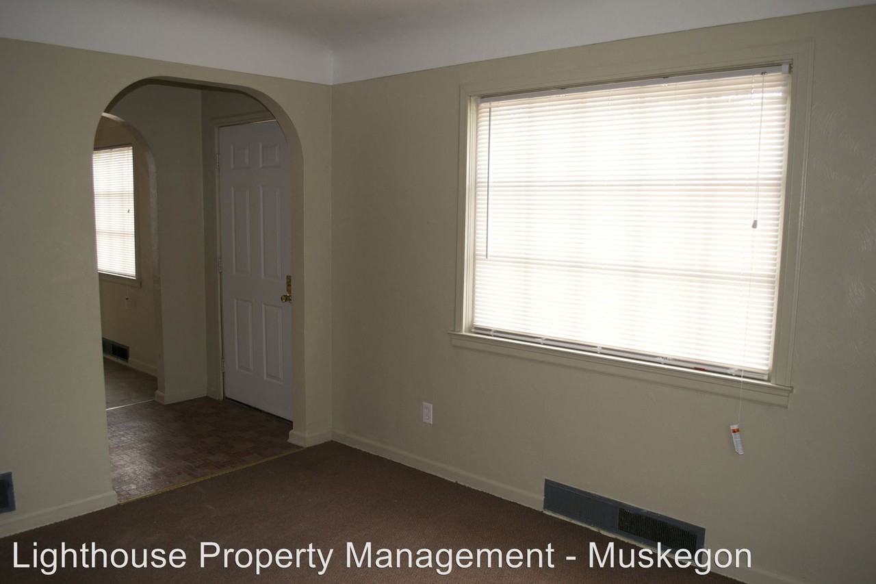 1608 Manz St - Photo 3 of 16