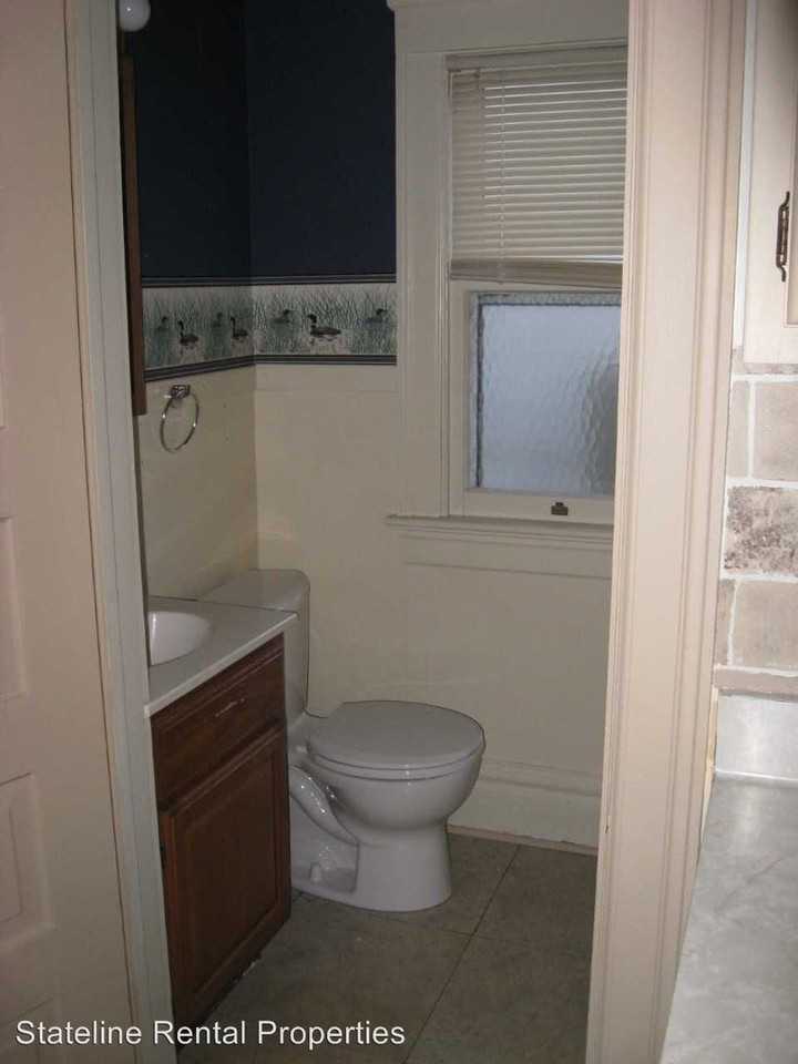 218 E 6th St - Photo 2 of 11