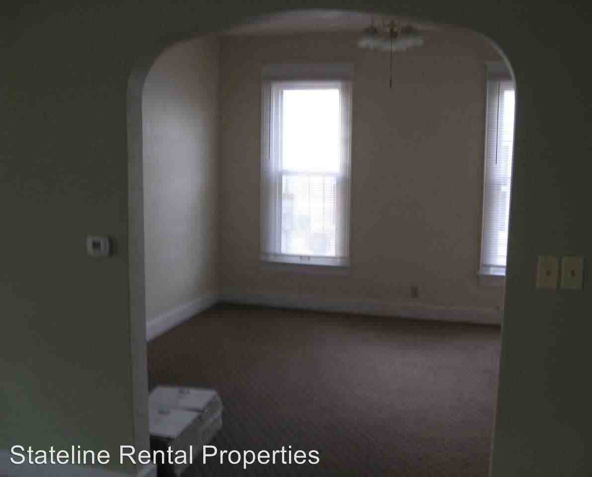 218 E 6th St - Photo 3 of 11