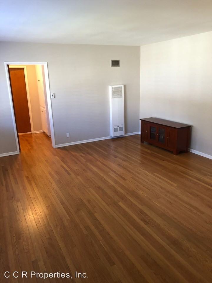 5006 W 59th St - Photo 3 of 8