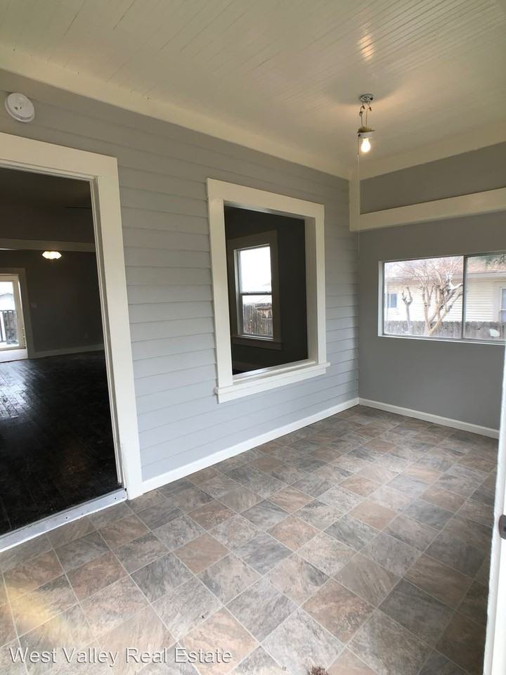416 D St - Photo 3 of 10