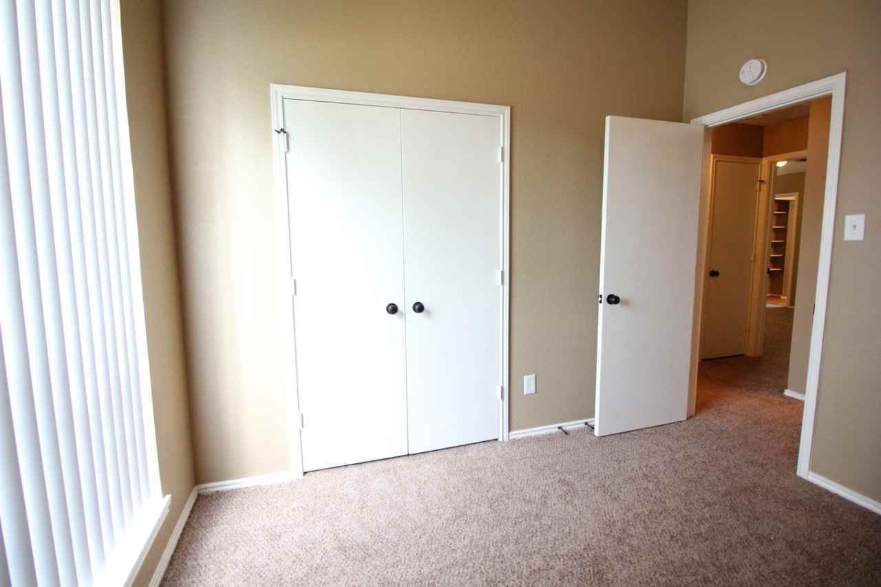 2622 Hartford Lane - Photo 4 of 7