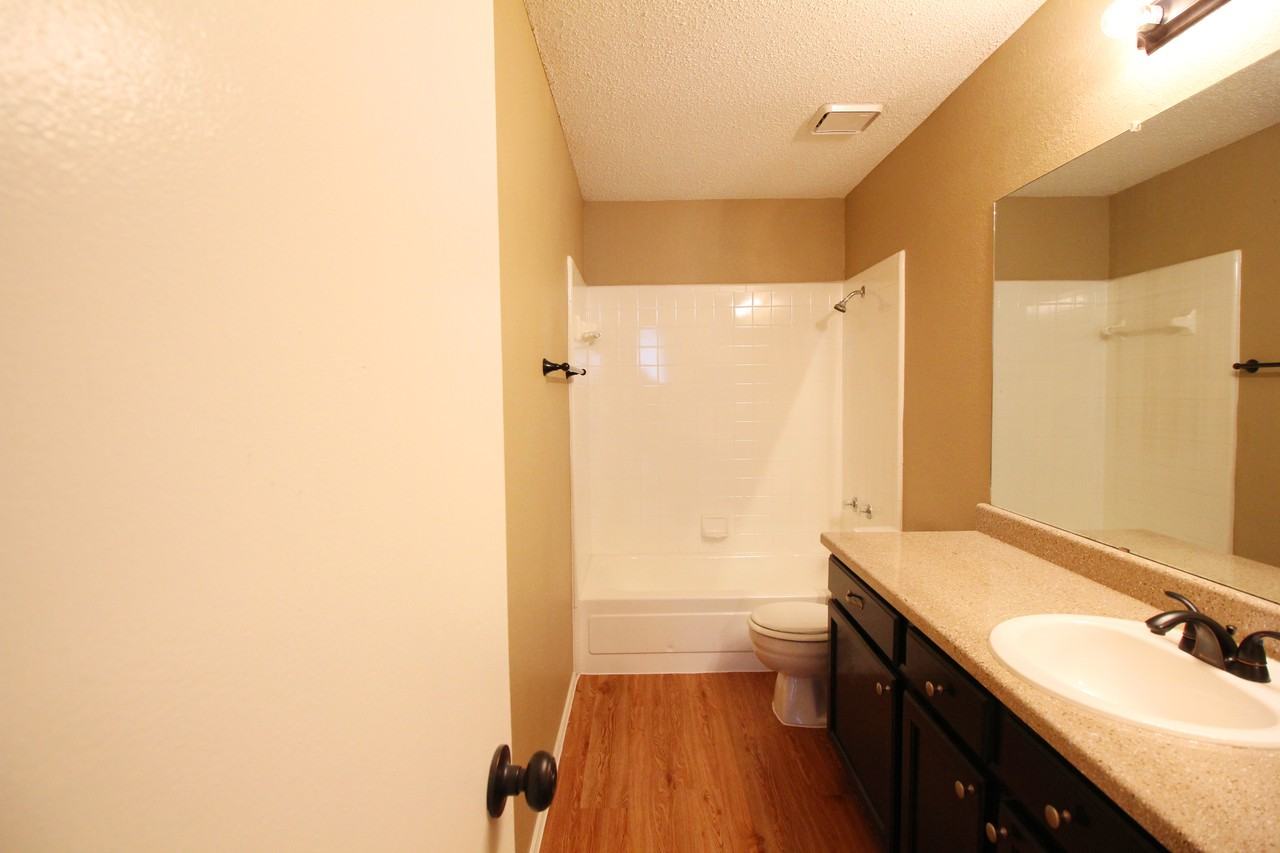 2622 Hartford Lane - Photo 5 of 7