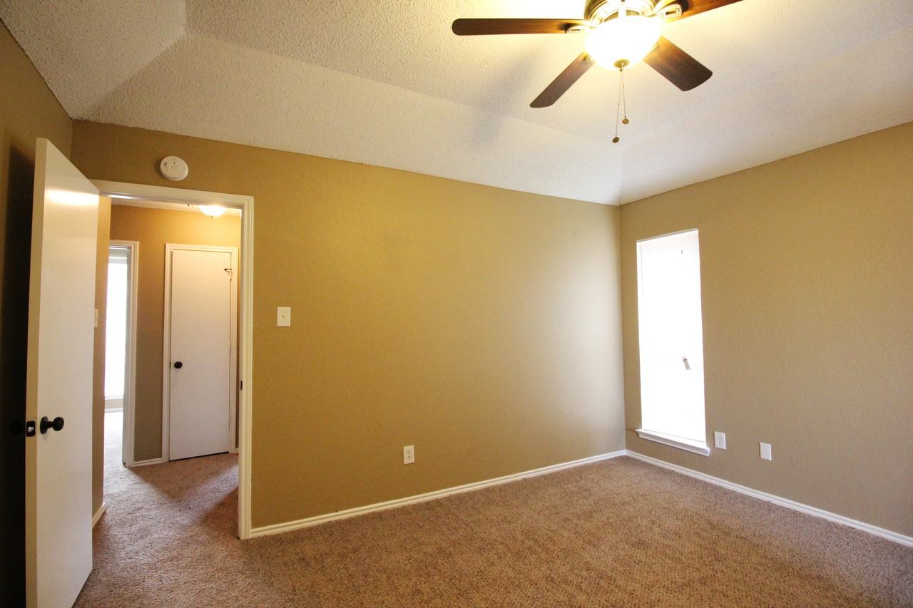 2622 Hartford Lane - Photo 6 of 7