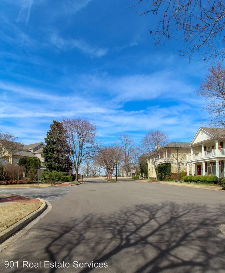 941 Harbor View Dr - Photo 2 of 7