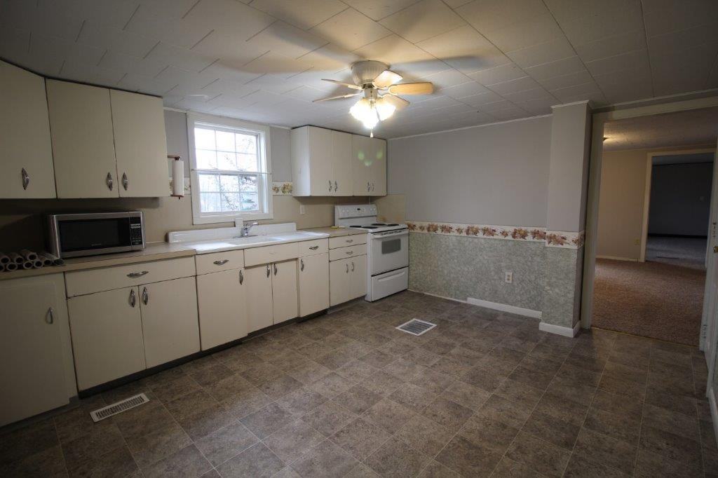 590 Gehman School Rd - Photo 3 of 7