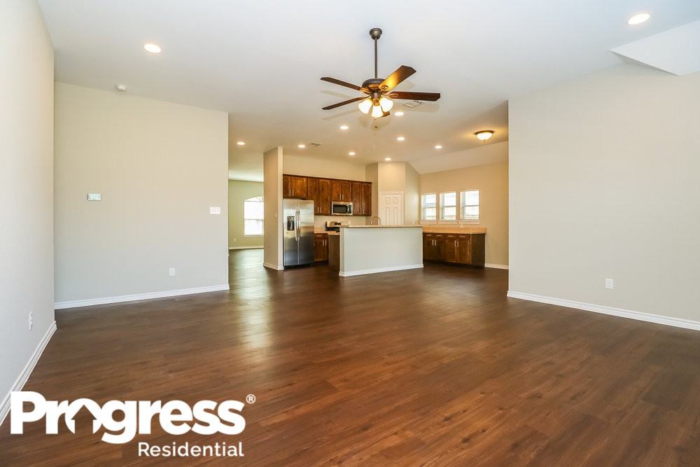 7501 Harbor Dr - Photo 3 of 17