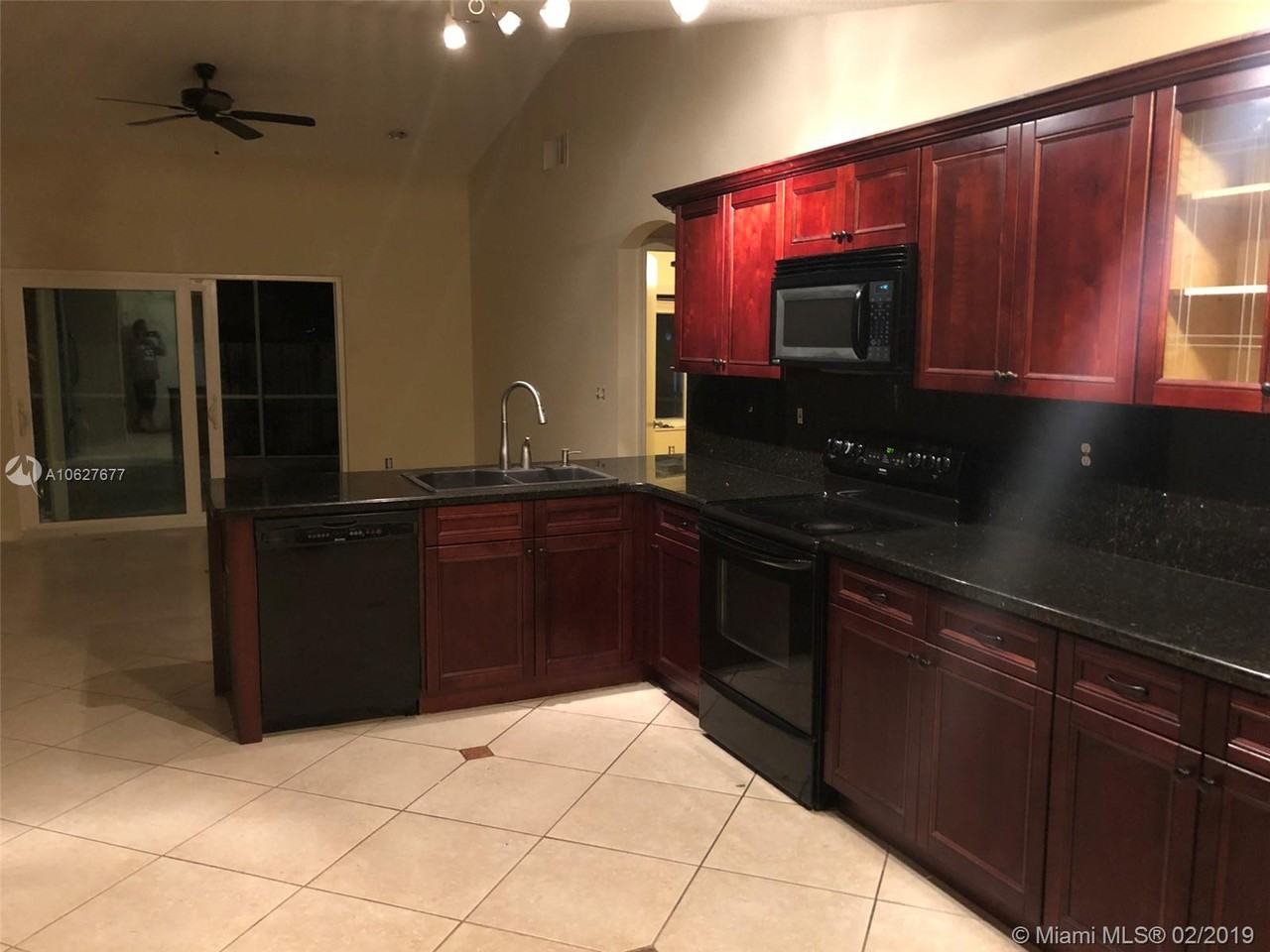 12750 Southwest 20th Street - Photo 3 of 15