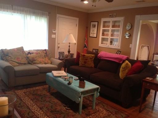 302 E 58th St - Photo 2 of 10