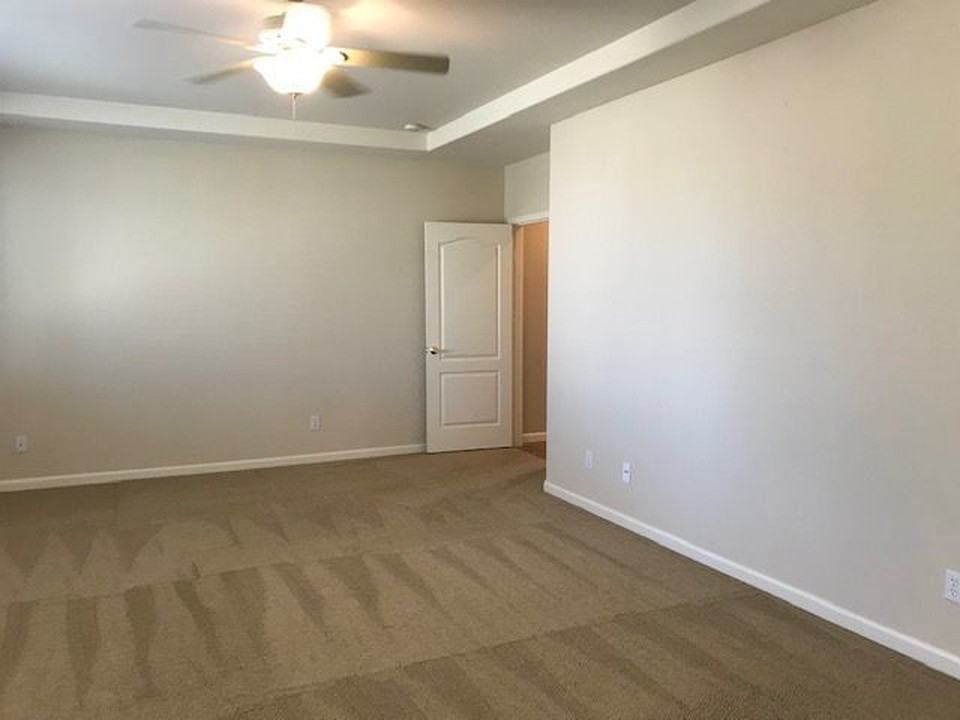 7976 Creekside Drive - Photo 2 of 3