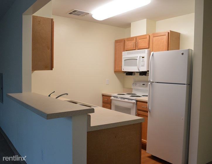 208-212 Cypress Ct - Photo 3 of 6