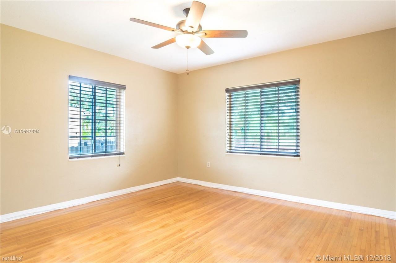 5807 SW 41st St - Photo 3 of 11