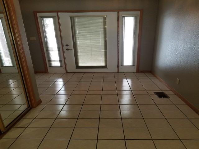 1802 Kristen Ct - Photo 3 of 32