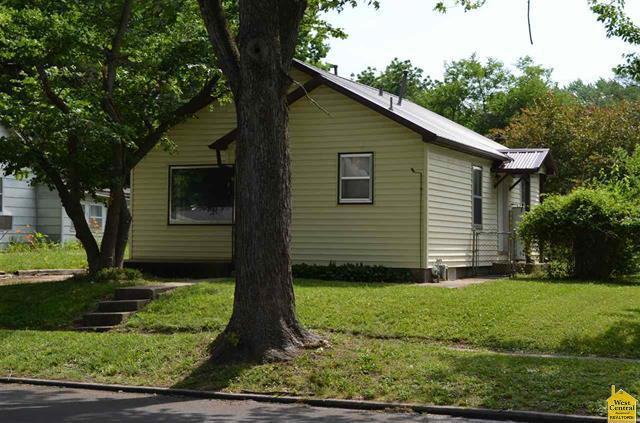 1413 S Grand Ave - Photo 3 of 9