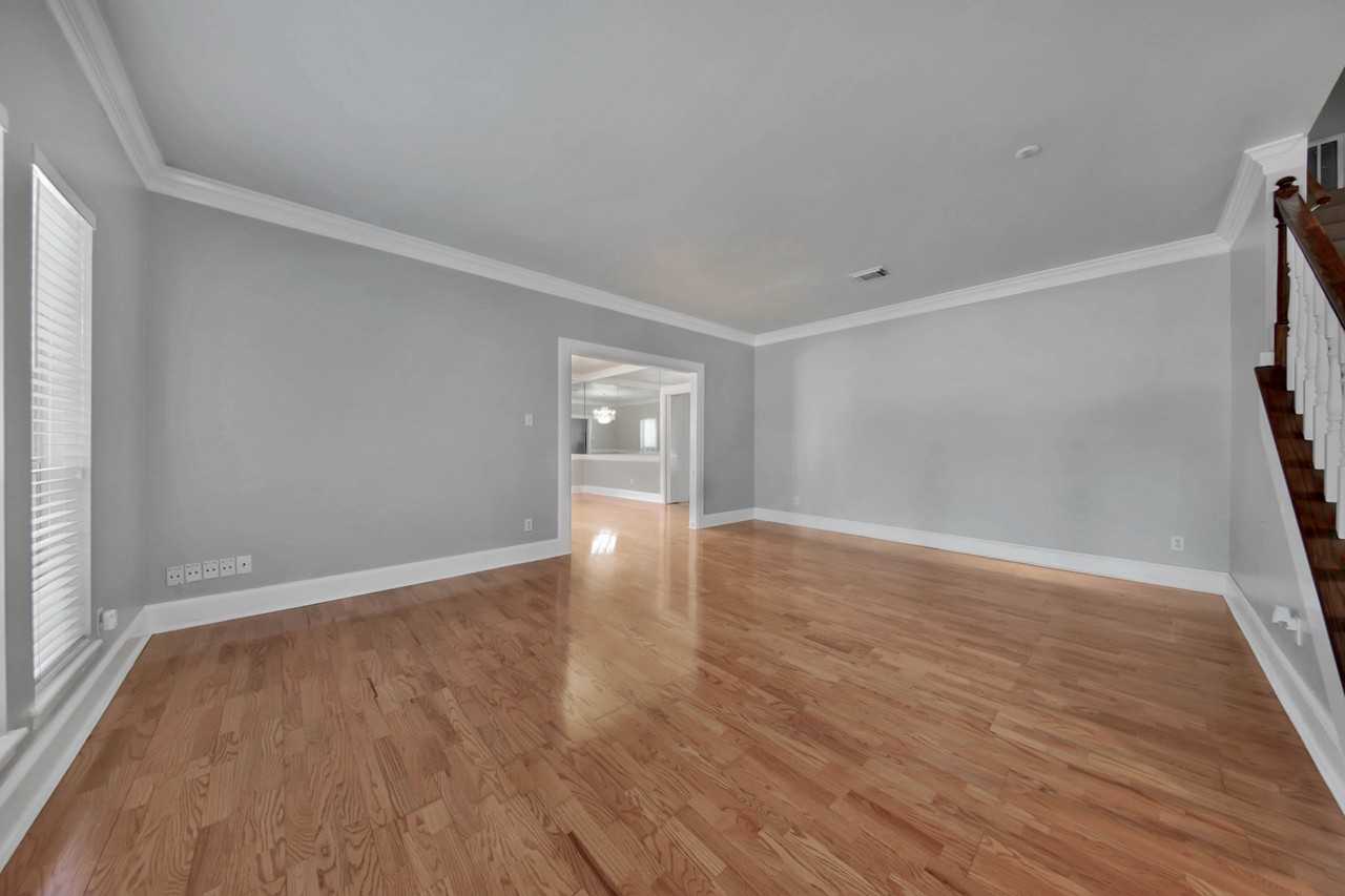 10802 Oak Hollow Street - Photo 3 of 49