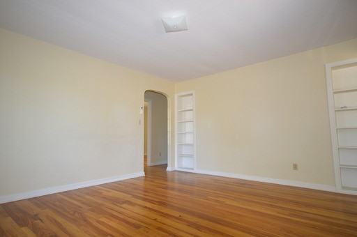 207 S Beach St - Photo 2 of 8