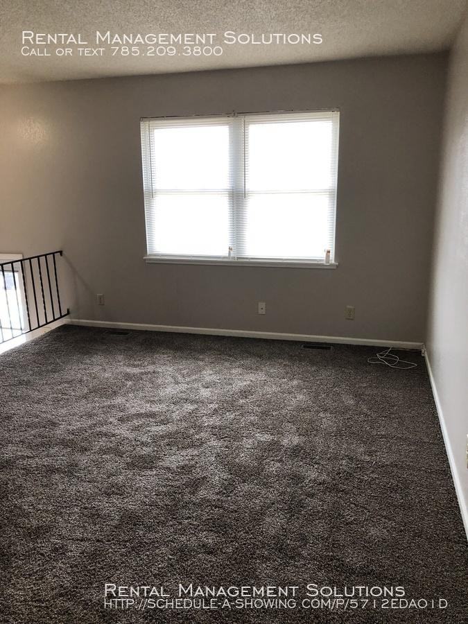 2412 SE Quincy Ct - Photo 2 of 9