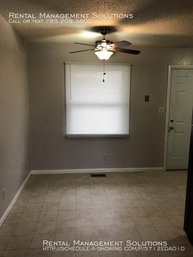 2412 SE Quincy Ct - Photo 3 of 9