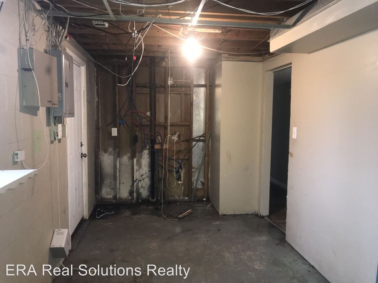 3190 Caralee Dr - Photo 3 of 14