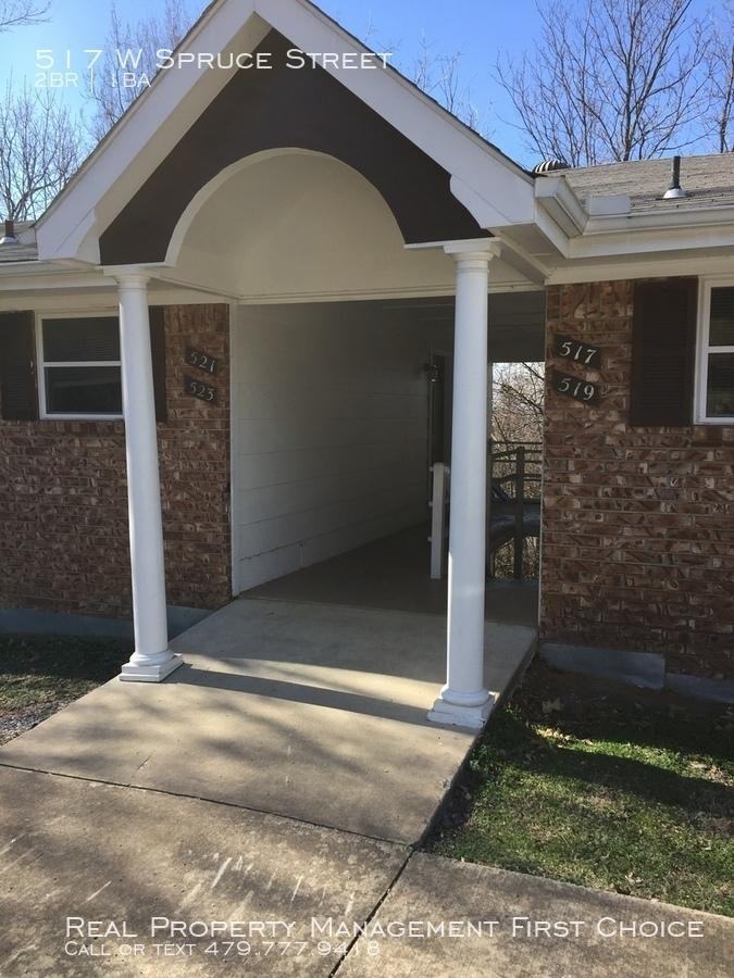 517 W Spruce St - Photo 2 of 16