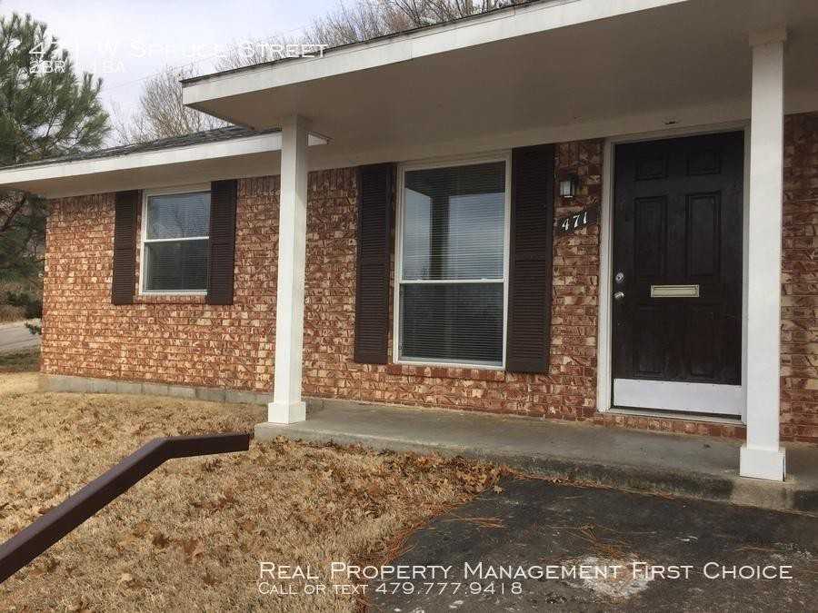 471 W Spruce St - Photo 2 of 13