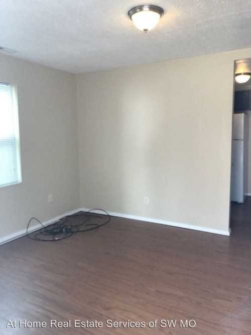 720 W Chicago St - Photo 2 of 14