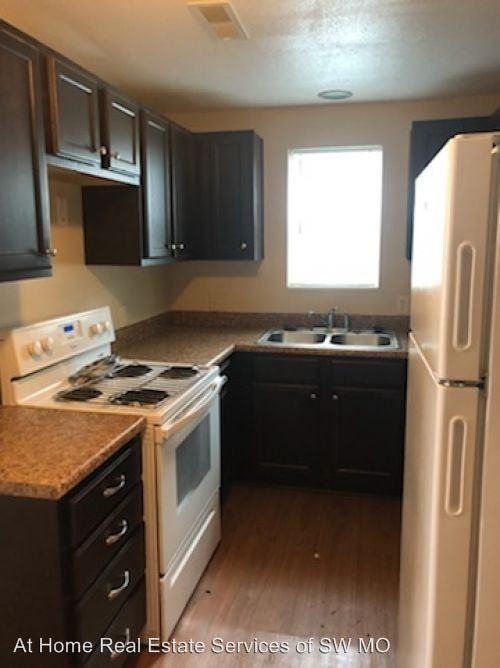 720 W Chicago St - Photo 3 of 14