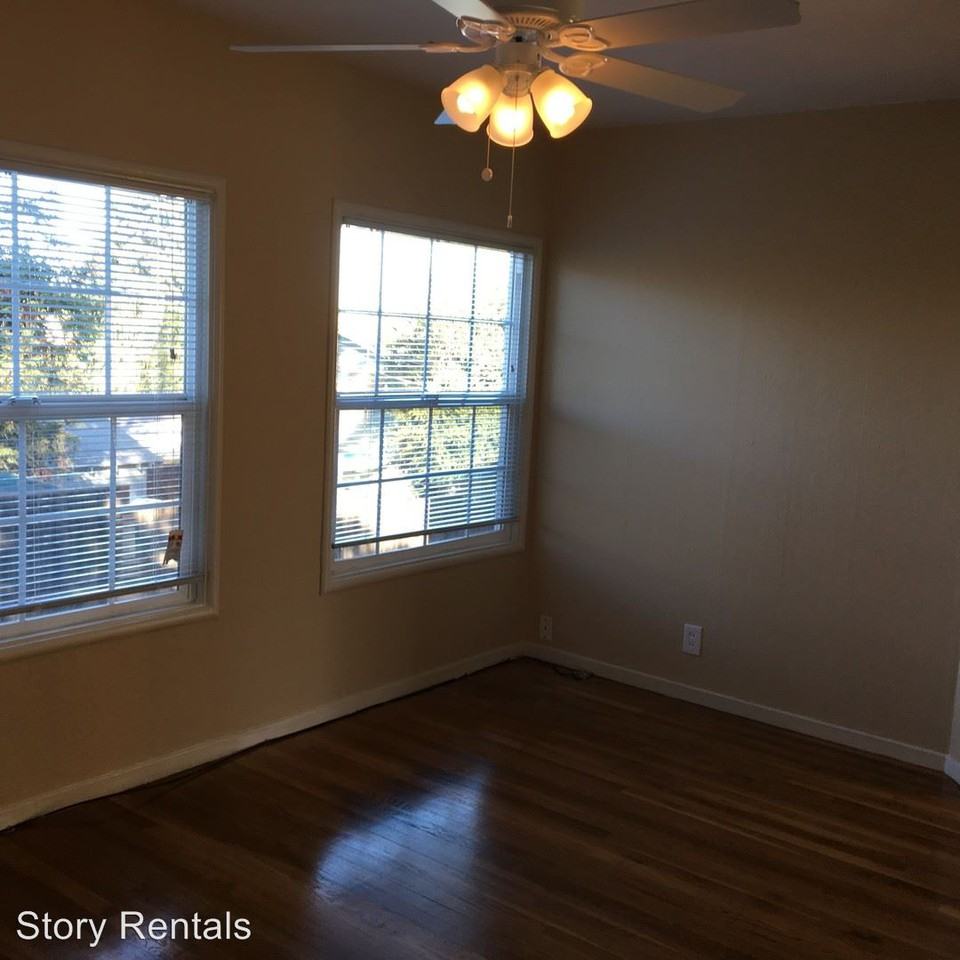 2037 E St - Photo 2 of 7