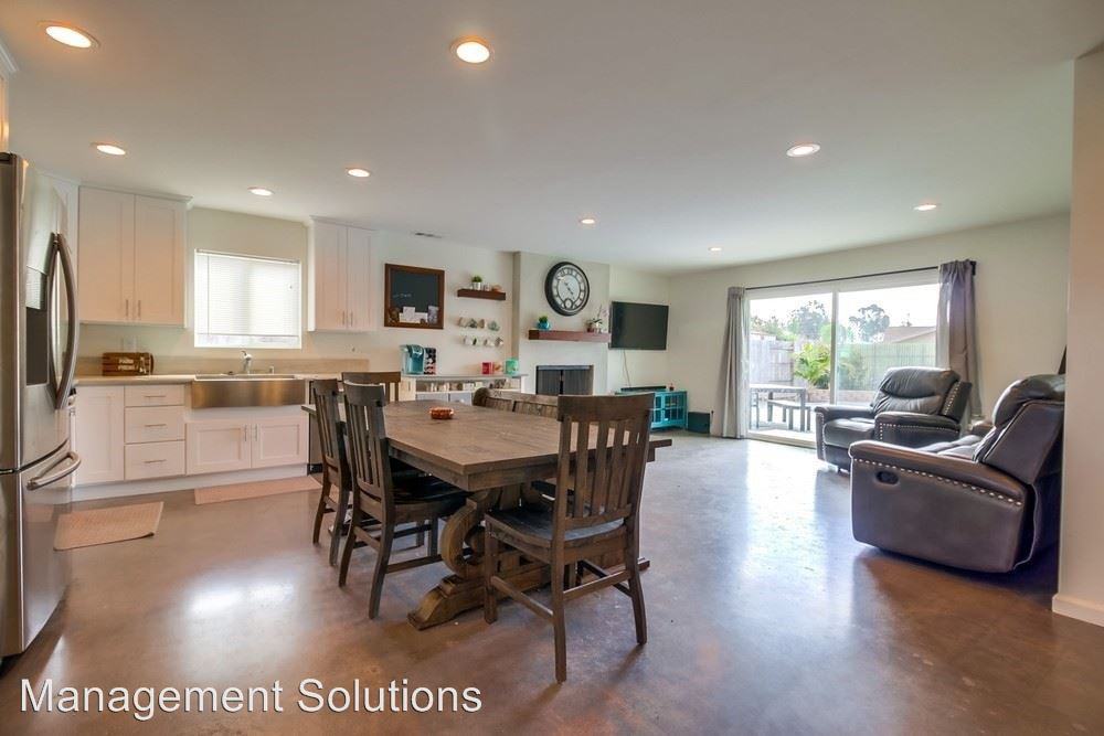 5245 Northridge Ave - Photo 3 of 22