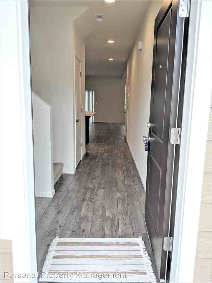 5716 NE 130th Pl - Photo 2 of 18