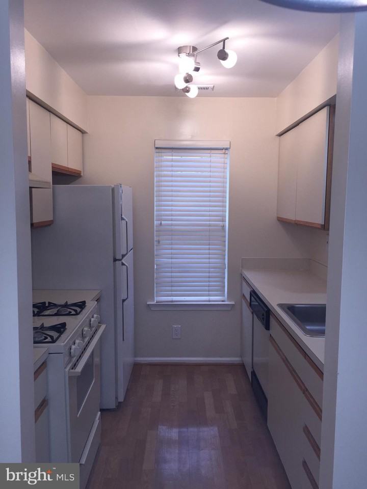 1304 Aberdeen Ln - Photo 2 of 6