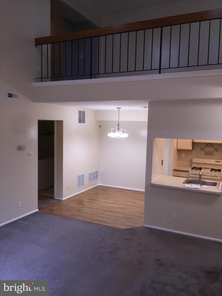 1304 Aberdeen Ln - Photo 3 of 6