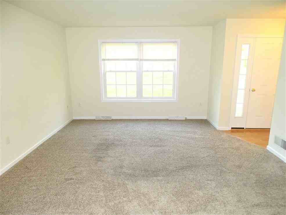 31 Broderick Ct - Photo 2 of 13