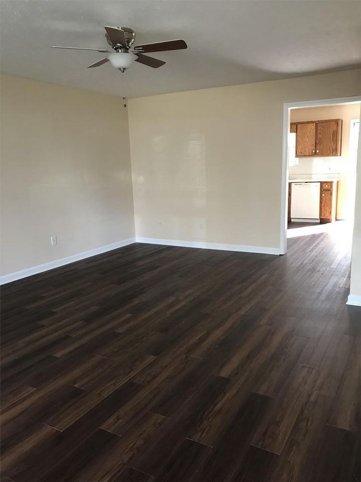 4801 Victoria Dr - Photo 3 of 16
