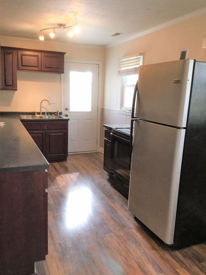 9756 Graham Dr NE - Photo 3 of 8