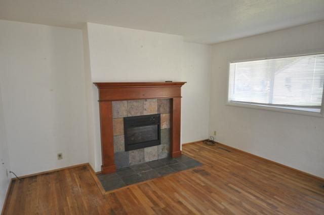 206 E Morrison St - Photo 3 of 15