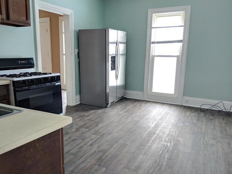 100 S Mead St #1 - Photo 2 of 8