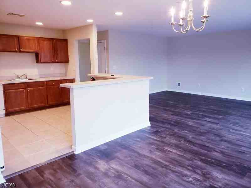 2 Ferndale la - Photo 2 of 9