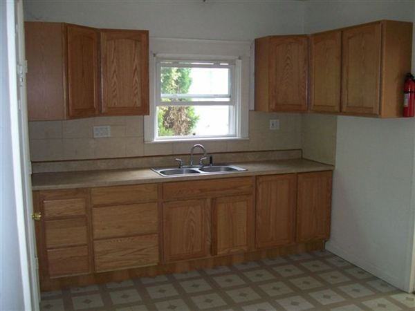 108 N Maple St - Photo 2 of 4