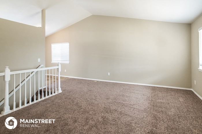 5030 Beechvale Dr - Photo 3 of 15