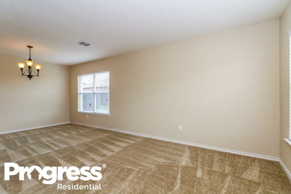 2209 Mainsail Ln - Photo 3 of 18