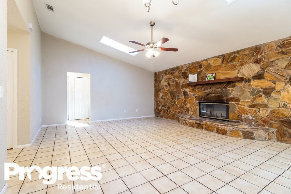 3027 Autumnwood Trl - Photo 3 of 15