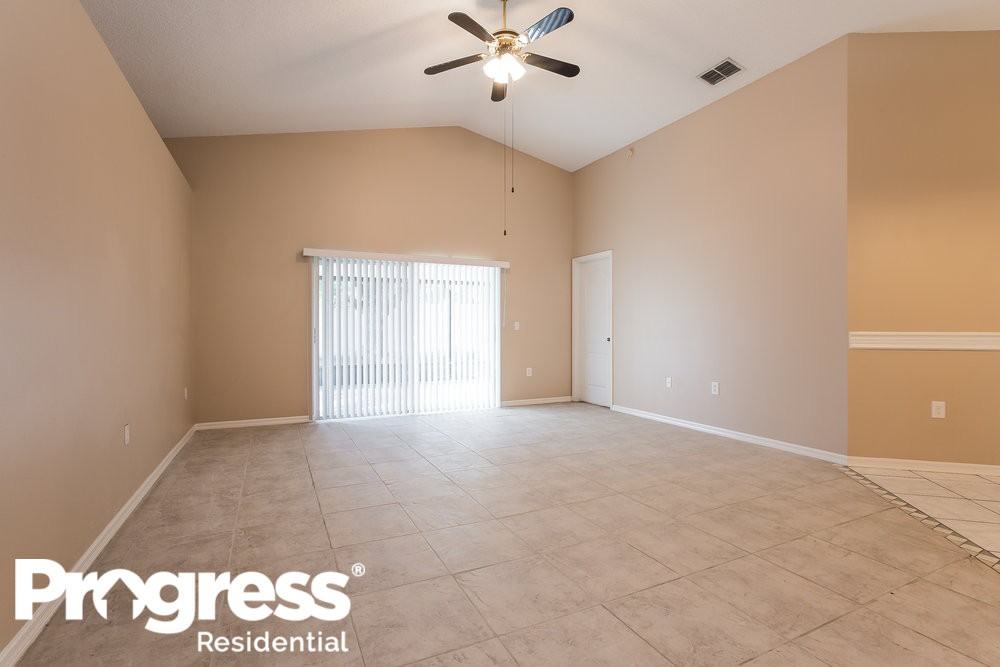 1010 Malletwood Dr - Photo 3 of 15