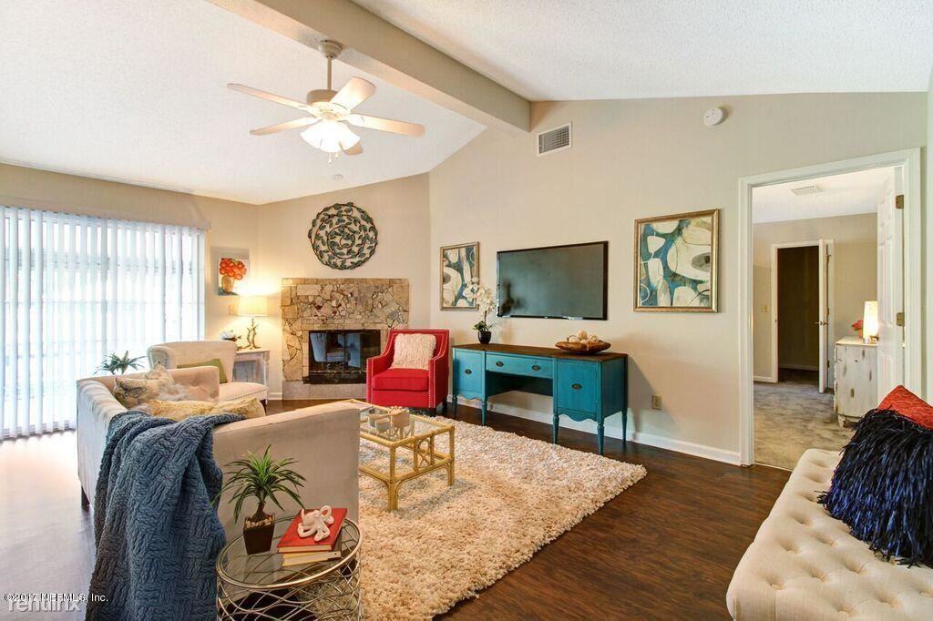 10249 Secret Harbor Ct - Photo 2 of 8