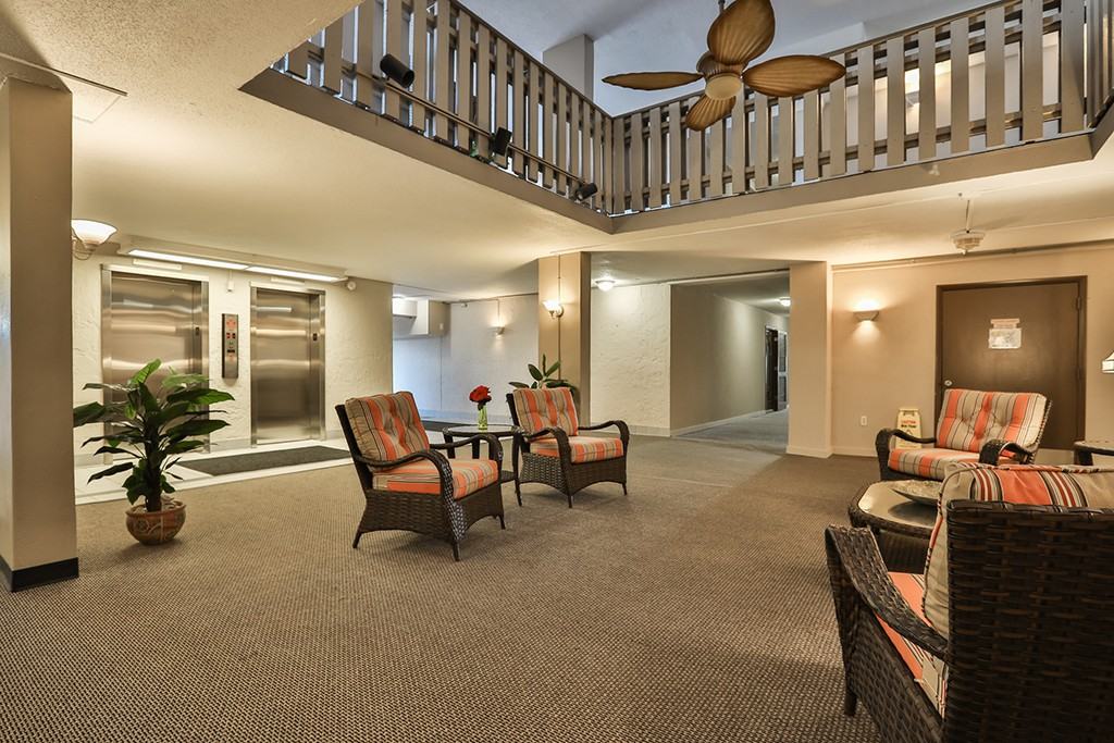 450 Treasure Island Causeway - Photo 3 of 12