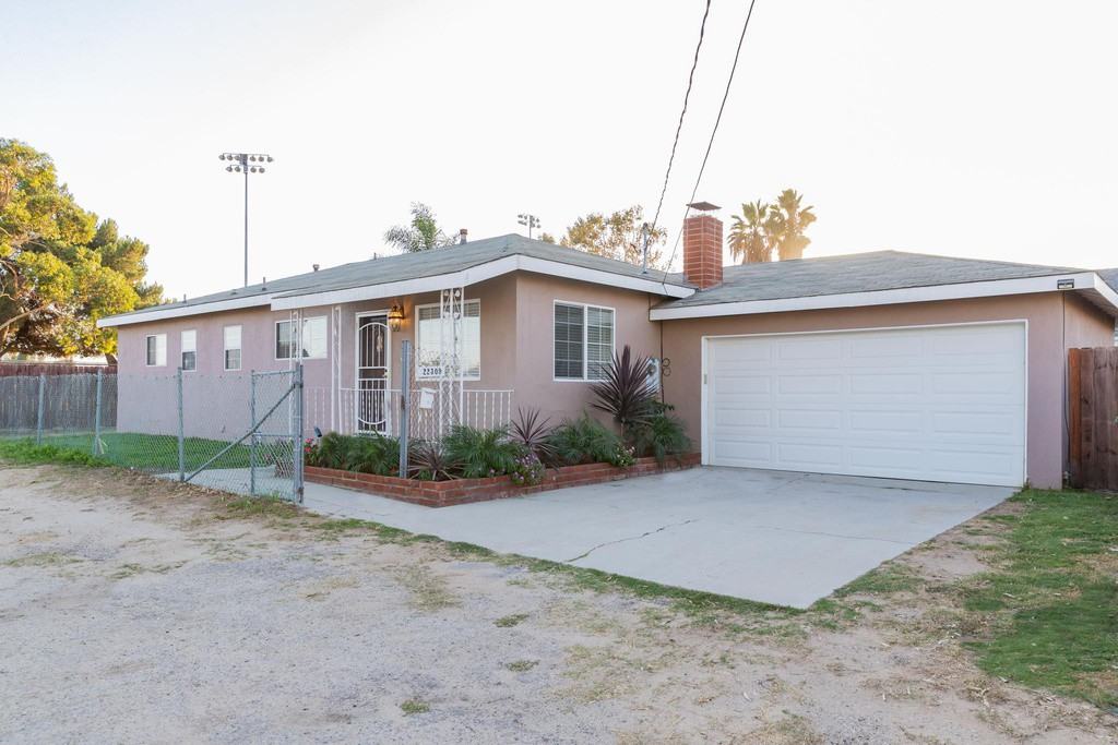 22309 Normandie Ave - Photo 2 of 18