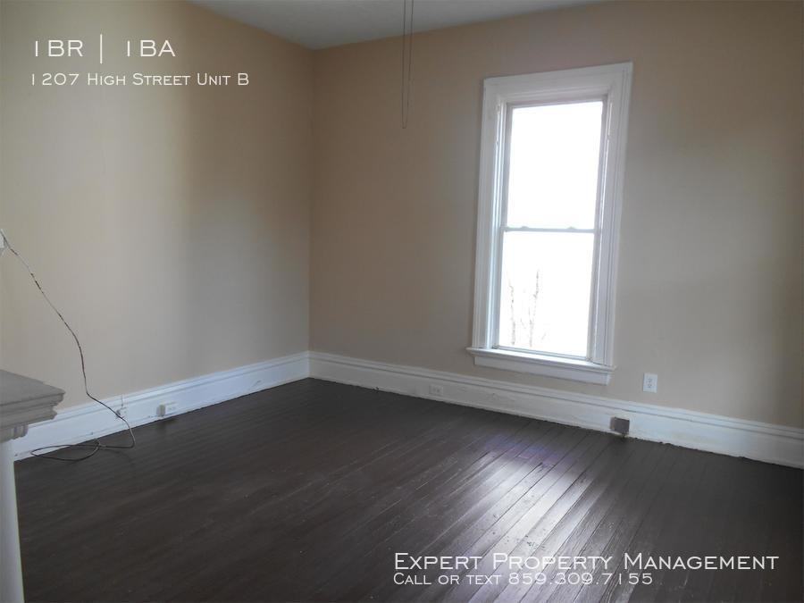 1207 High St
