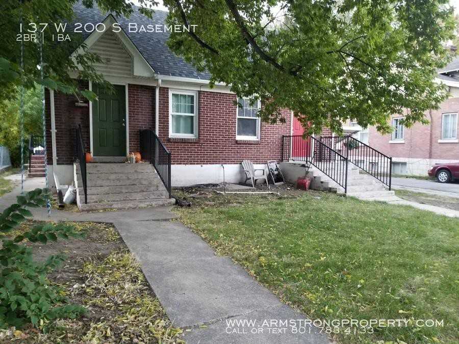 137 W 200 N St